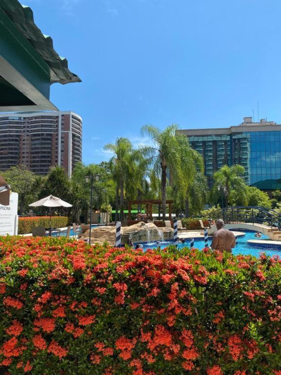 Magnifico Flat Na Barra Da Tijuca 704, Com Linda Piscina, Academia, Balsa Praia, Microondas, Frigobar, Tv Smart, Varanda E Mesa Trabalho Apartment Rio de Janeiro