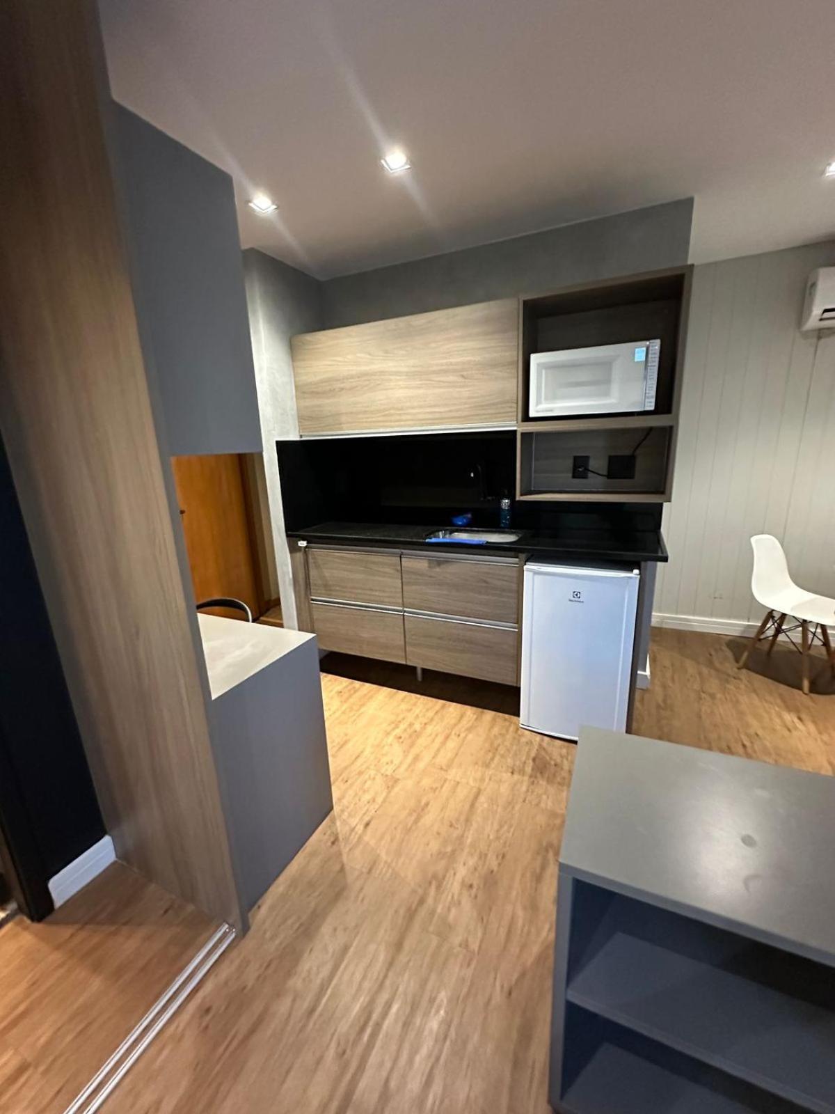 Magnifico Flat Na Barra Da Tijuca 704, Com Linda Piscina, Academia, Balsa Praia, Microondas, Frigobar, Tv Smart, Varanda E Mesa Trabalho
