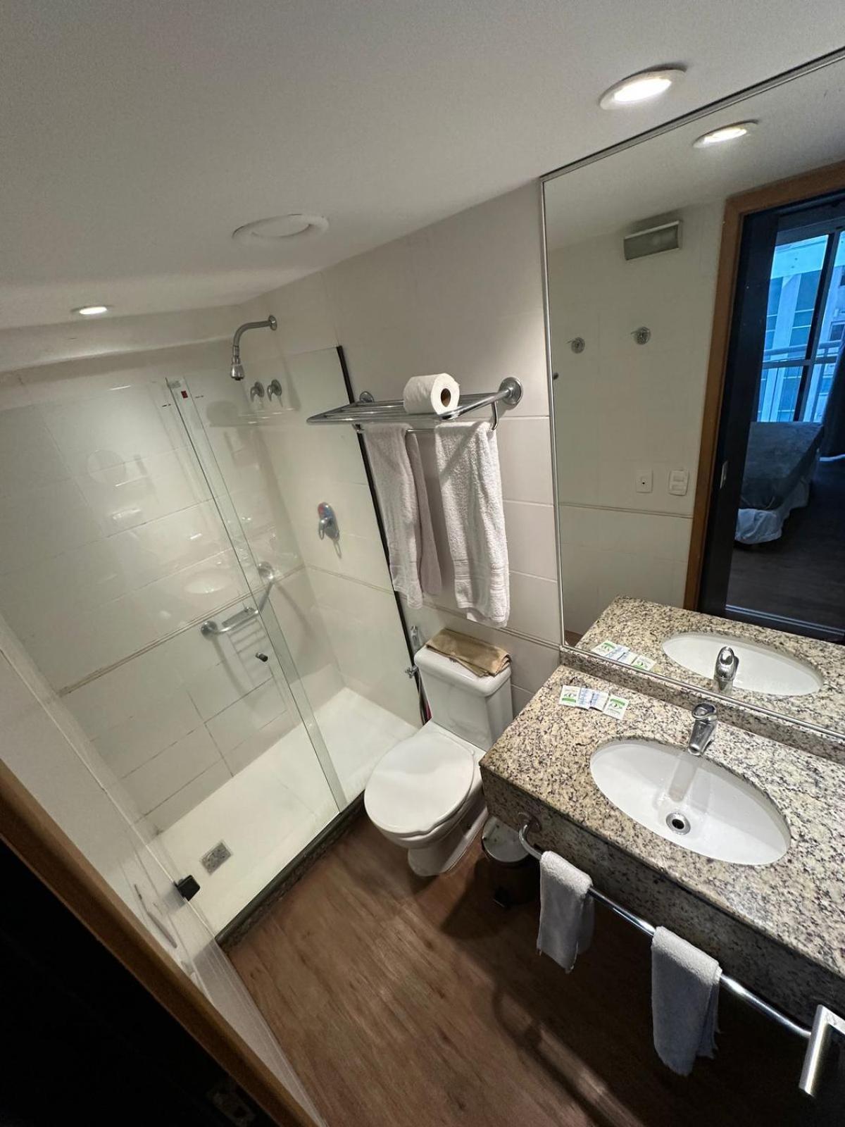 Magnifico Flat Na Barra Da Tijuca 704, Com Linda Piscina, Academia, Balsa Praia, Microondas, Frigobar, Tv Smart, Varanda E Mesa Trabalho Apartment