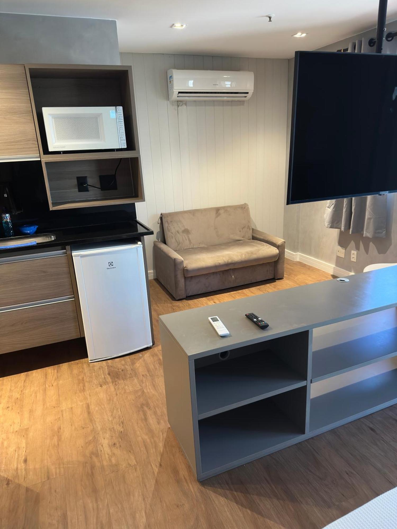 Apartment Magnifico Flat Na Barra Da Tijuca 704, Com Linda Piscina, Academia, Balsa Praia, Microondas, Frigobar, Tv Smart, Varanda E Mesa Trabalho *
